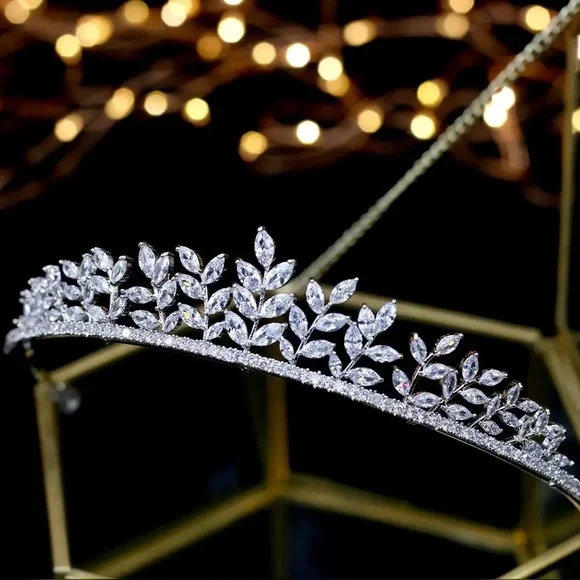 Luxurious Crystal Leaves Bridal Tiara/Floral CZ Crystals Bridal Hair Jewelry Luxury Swarovski Crystals & Cubic Zirconia Floral Leaves  main image 4